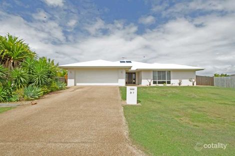 37 Bisdee St, Coral Cove, QLD 4670