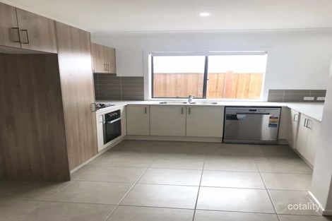 Property photo of 21 Postema Drive Point Cook VIC 3030