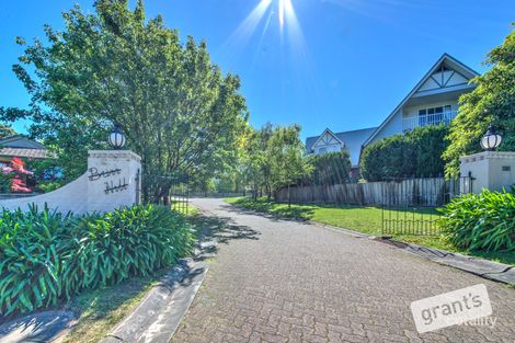 Property photo of 2 Burr Hill Court Berwick VIC 3806