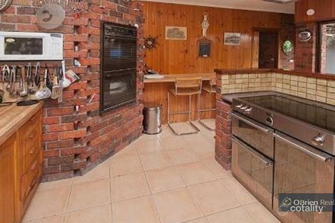 Property photo of 21 Fiona Drive Cranbourne South VIC 3977