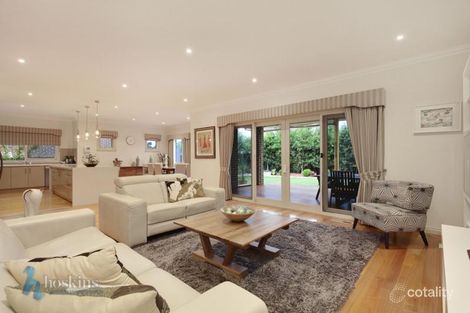 Property photo of 30 Kingston Way Mooroolbark VIC 3138