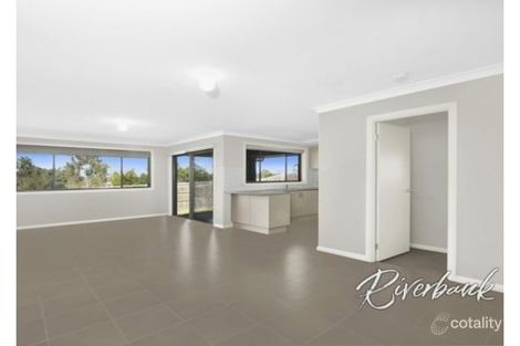 Property photo of 27 Young Circuit Elderslie NSW 2570