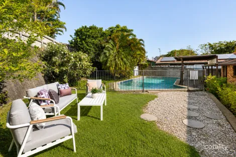 25 Boblynne St, Chapel Hill, QLD 4069