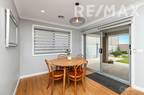 Property photo of 2/2 Exford Loop Bourkelands NSW 2650