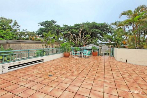 Property photo of 2/9 Stanhill Drive Surfers Paradise QLD 4217