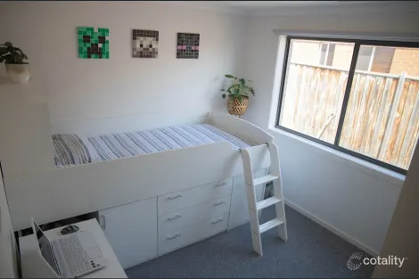 Property photo of 2 Phila Place Brookfield VIC 3338