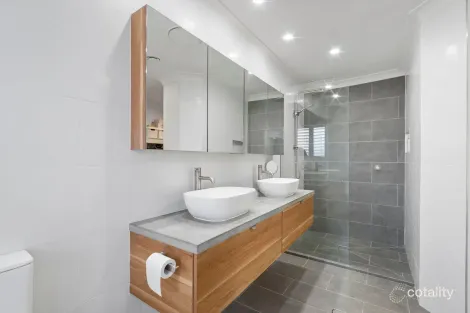 Property photo of 137 Kirralee Crescent Upper Kedron QLD 4055