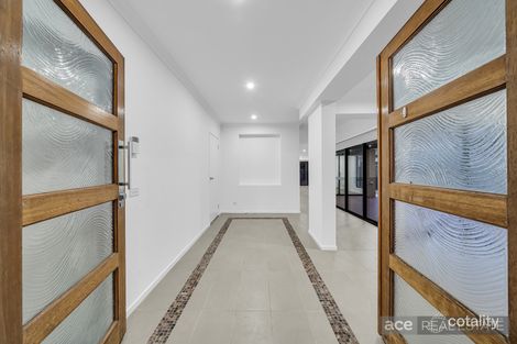 Property photo of 2 Sassafras Close Point Cook VIC 3030