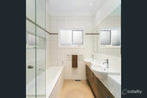 Property photo of 872 Centre Road Bentleigh East VIC 3165