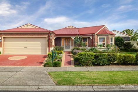 Property photo of 11 Cadell Place Berwick VIC 3806