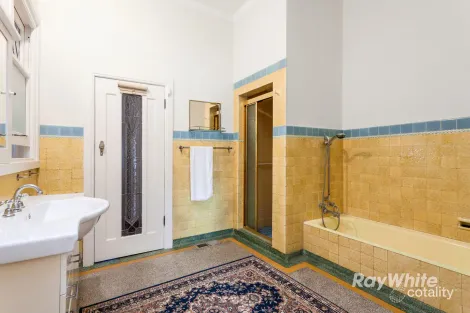 Property photo of 34 Shepparson Avenue Carnegie VIC 3163