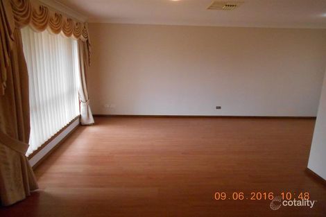 Property photo of 13 Ken McMullen Place Dubbo NSW 2830