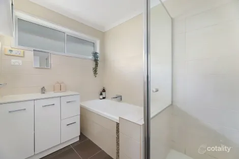 Property photo of 19 Knightsbridge Avenue Altona Meadows VIC 3028