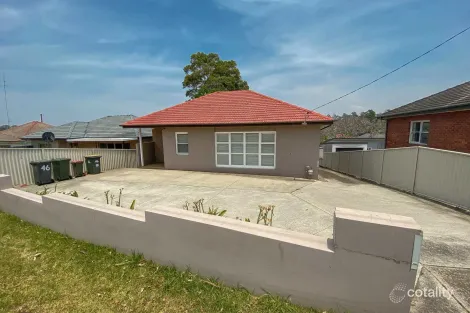 46 London Dr, West Wollongong, NSW 2500