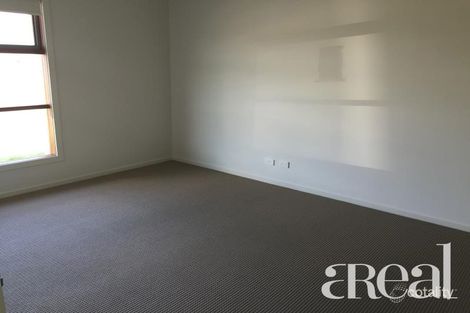 Property photo of 8 Shipwright Parade Werribee VIC 3030