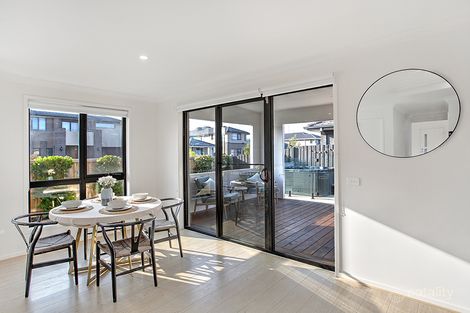 Property photo of 124 Bensonhurst Parade Point Cook VIC 3030