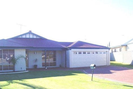 18 Japonica Hts, Halls Head, WA 6210