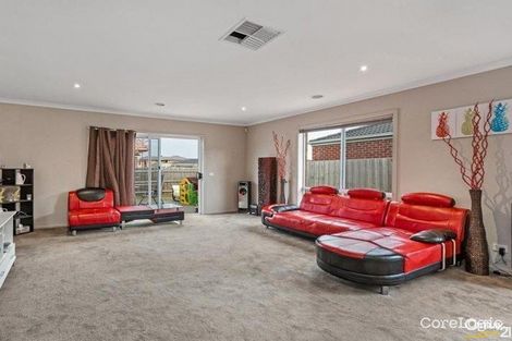 Property photo of 8 Bliss Street Point Cook VIC 3030