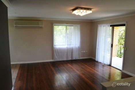 Property photo of 30 Copenhagen Street Wishart QLD 4122