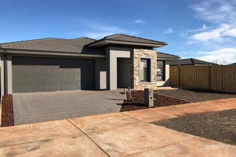 4 Inverness Pl, Thornhill Park, VIC 3335