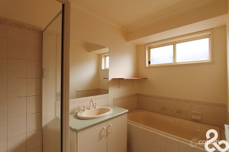 Property photo of 6 Barina Way Mill Park VIC 3082