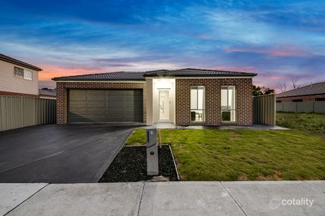 4 Stag Cl, Cranbourne East, VIC 3977