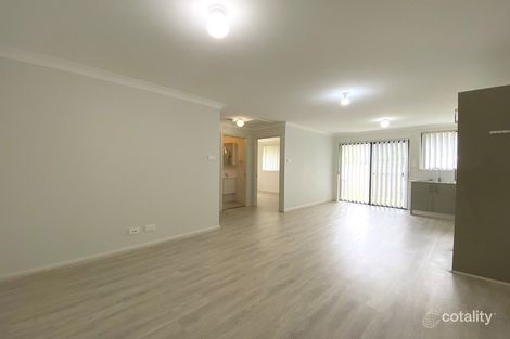 Property photo of 10 Endeavour Avenue St Clair NSW 2759