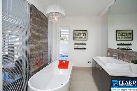 Property photo of 34 Waldburg Drive Tapping WA 6065