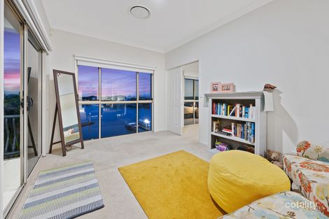 Property photo of 50 Calmwater Crescent Helensvale QLD 4212