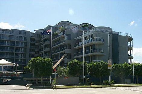 Property photo of 32/29 Bennelong Parkway Wentworth Point NSW 2127