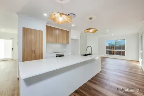 Property photo of 8 Cordell Drive Elliott Heads QLD 4670