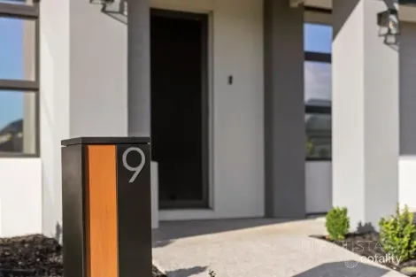 Property photo of 9 Compass Crescent Donnybrook VIC 3064