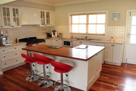 Property photo of 2 Huntingdale Close Robin Hill NSW 2795