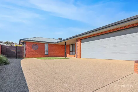 2/9 Osterley St, Bourkelands, NSW 2650