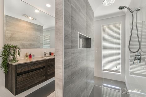 Property photo of 52 Wellington Street Ormiston QLD 4160