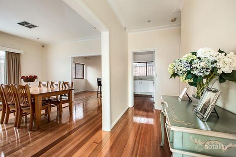 Property photo of 1 Nina Court Bentleigh East VIC 3165