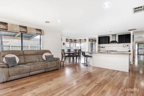 Property photo of 13 Tigris Court Roxburgh Park VIC 3064