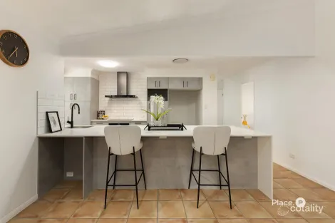 Property photo of 12 Silky Oak Crescent Carindale QLD 4152