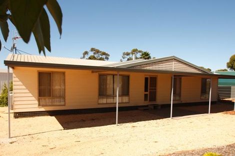 Property photo of 93 Paruna Road Loxton SA 5333
