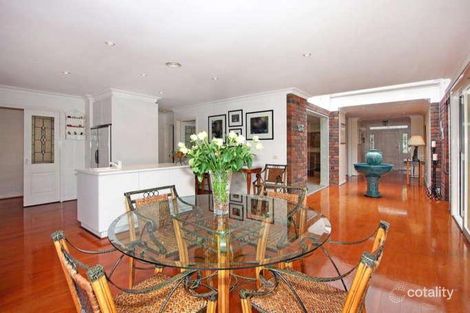 2 Pinewood Ave, Ringwood East, VIC 3135