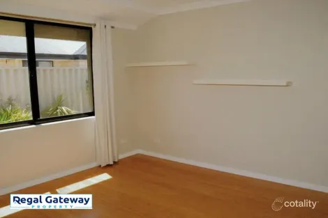 Property photo of 24 Chinchilla Parkway Port Kennedy WA 6172