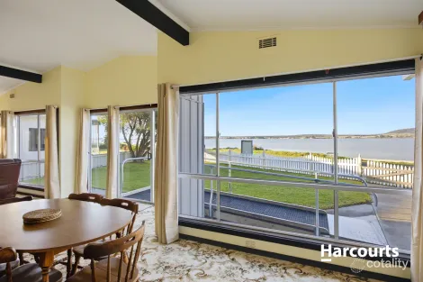 Property photo of 83 Foreshore Road Kelso TAS 7270