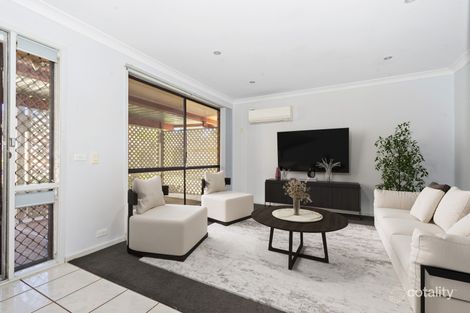 Property photo of 7 Rowe Place Doonside NSW 2767