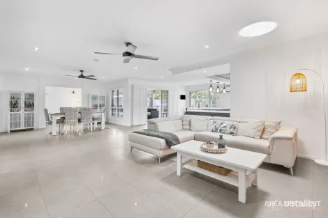 Property photo of 52 Pelican Parade Jacobs Well QLD 4208