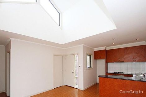 Property photo of 2/102 McMahon Road Reservoir VIC 3073