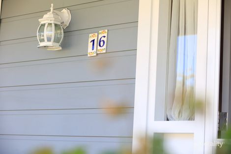 Property photo of 16 Raglan Street Hill Top NSW 2575