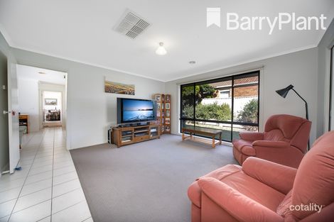 Property photo of 33 Gatehouse Parade Cranbourne East VIC 3977