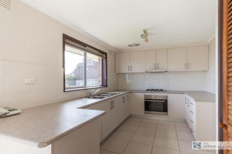 Property photo of 1 Anderson Court Endeavour Hills VIC 3802