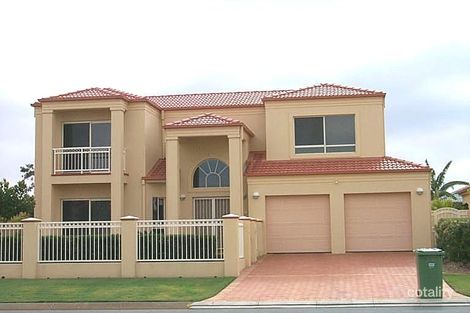 24 Sir Bruce Small Bvd, Benowa, QLD 4217