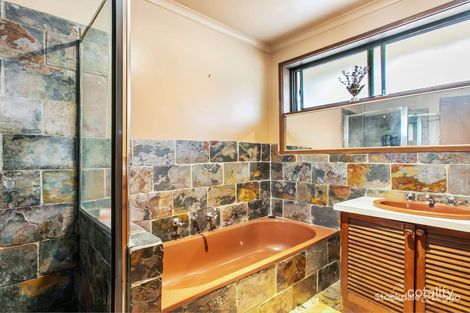 Property photo of 28 Hawdon Drive Cranbourne VIC 3977
